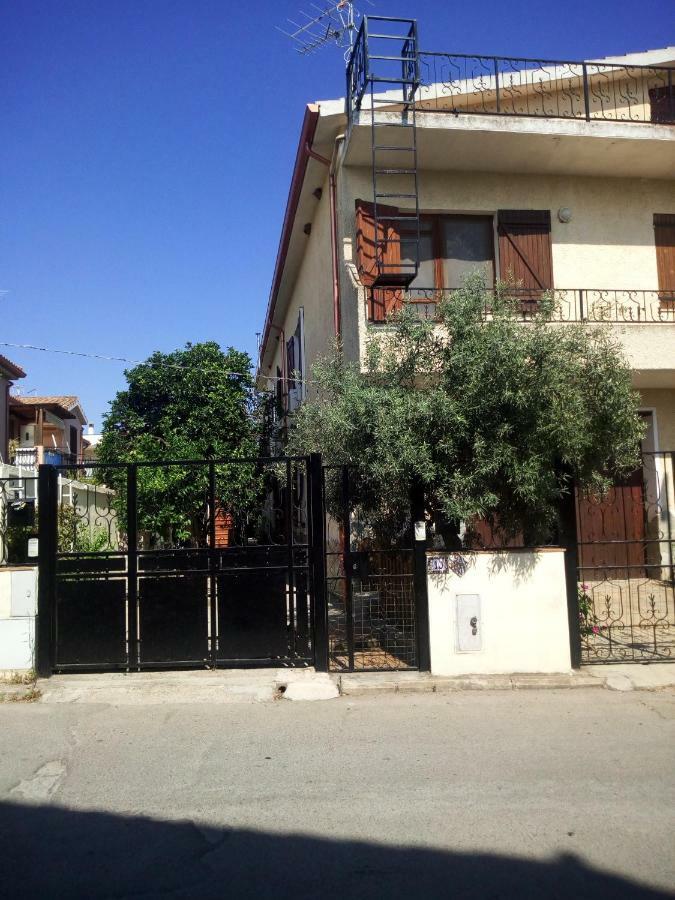 Casa Roberta Apartment Villa San Pietro ภายนอก รูปภาพ